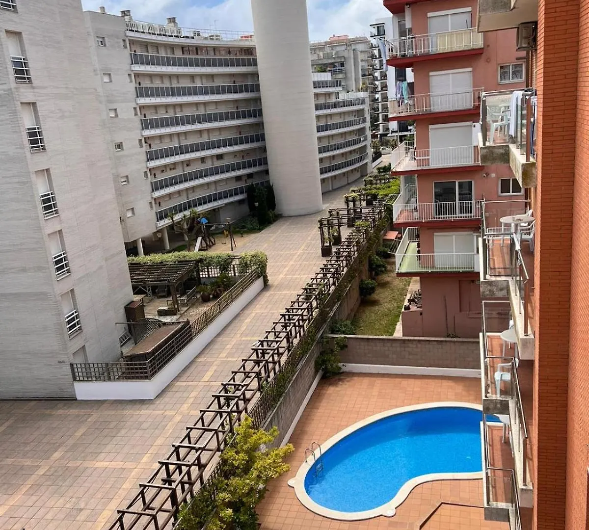 Apcostas Villa De Madrid Бланес Апартаменты